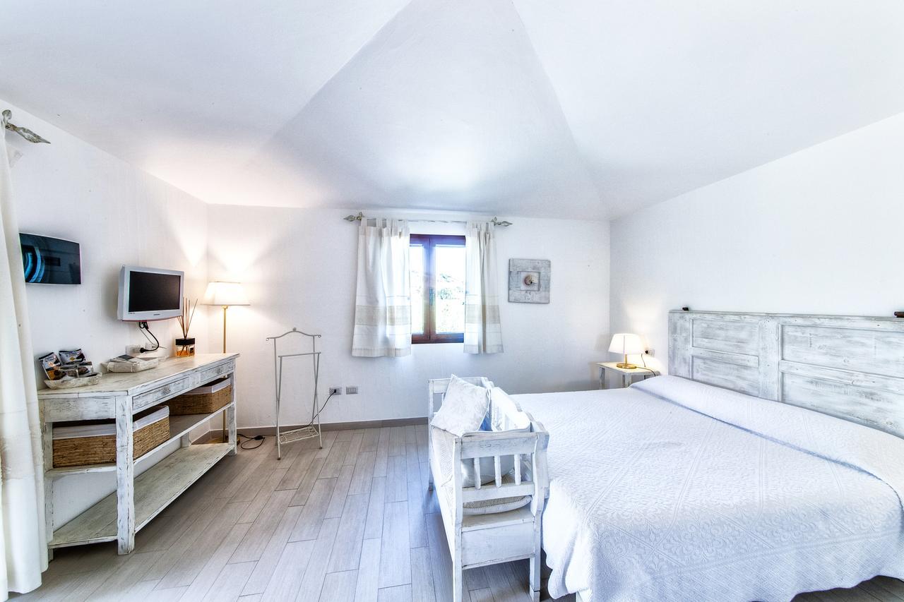 Cento Ulivi B&B Golfo Aranci Εξωτερικό φωτογραφία
